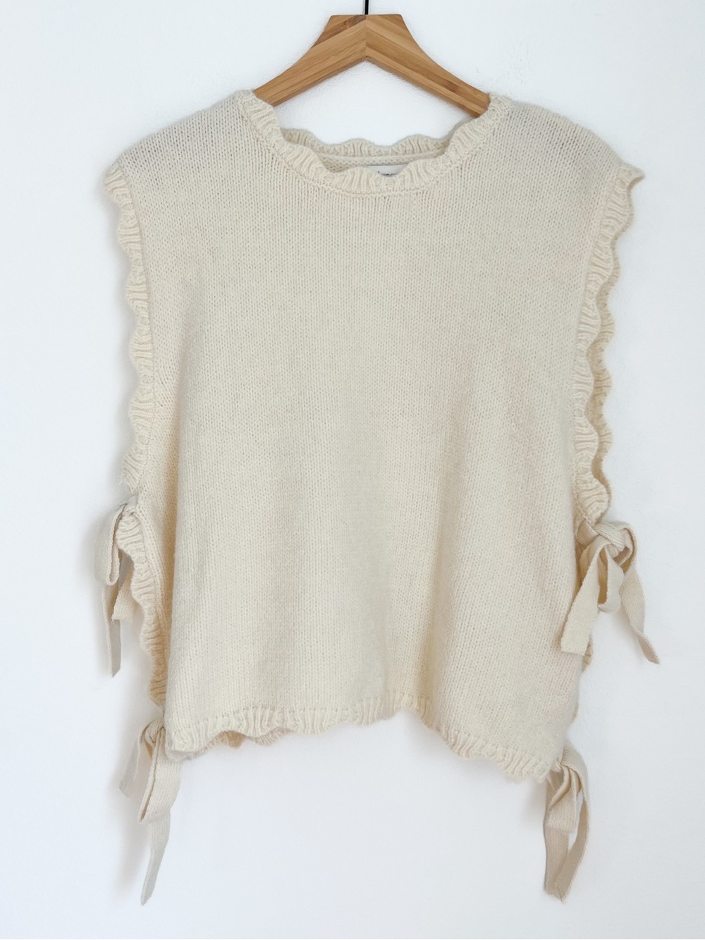 Francesca’s Ivory Ruffle Side Tie Sweater Vest NWT Medium